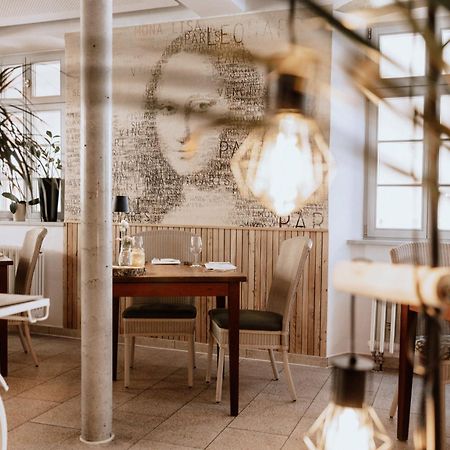 Landhotel Zum Schwanen Mit Restaurant Mona Liza Osthofen Buitenkant foto