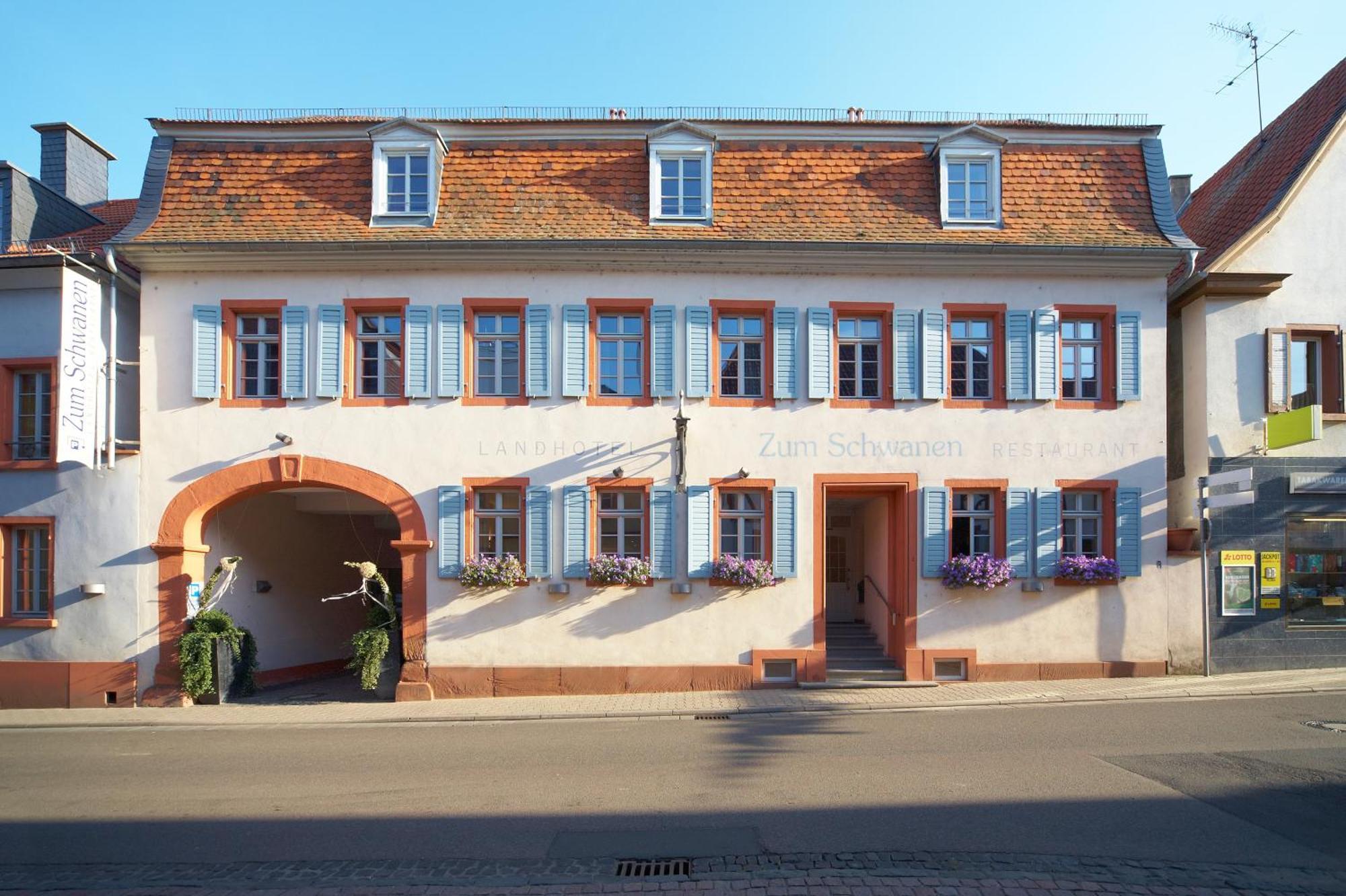 Landhotel Zum Schwanen Mit Restaurant Mona Liza Osthofen Buitenkant foto