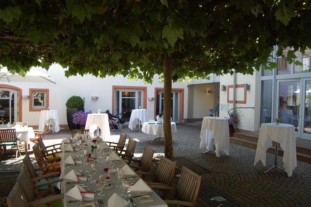 Landhotel Zum Schwanen Mit Restaurant Mona Liza Osthofen Buitenkant foto