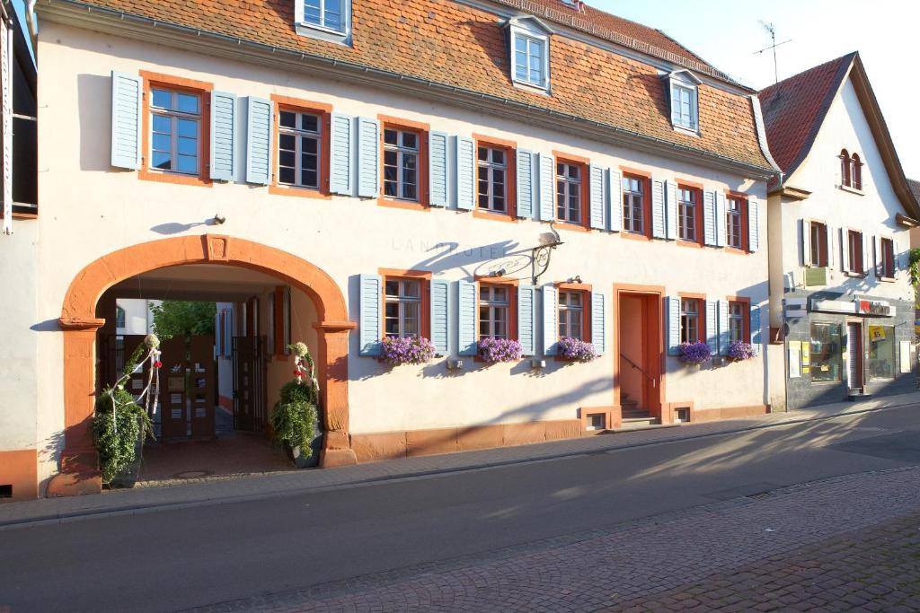 Landhotel Zum Schwanen Mit Restaurant Mona Liza Osthofen Buitenkant foto